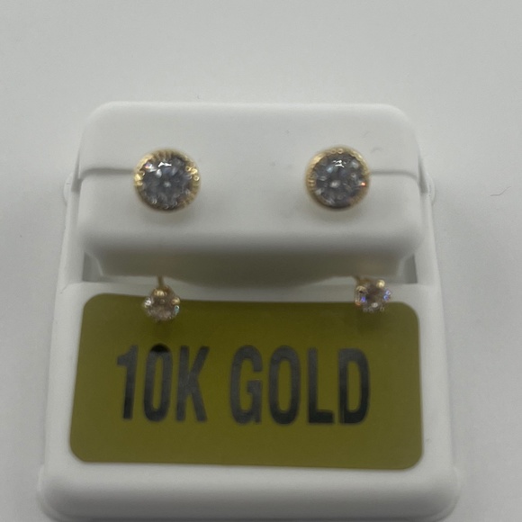 10k solid gold genuine Swarovski Simulated diamond beautiful gift earrings SALE - Picture 3 of 3